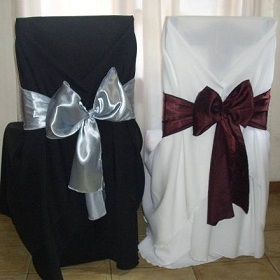 venta de cubresillas y lazos para sillas, fundas para silla de eventos y salones de fiesta, lasos, cintas, moños